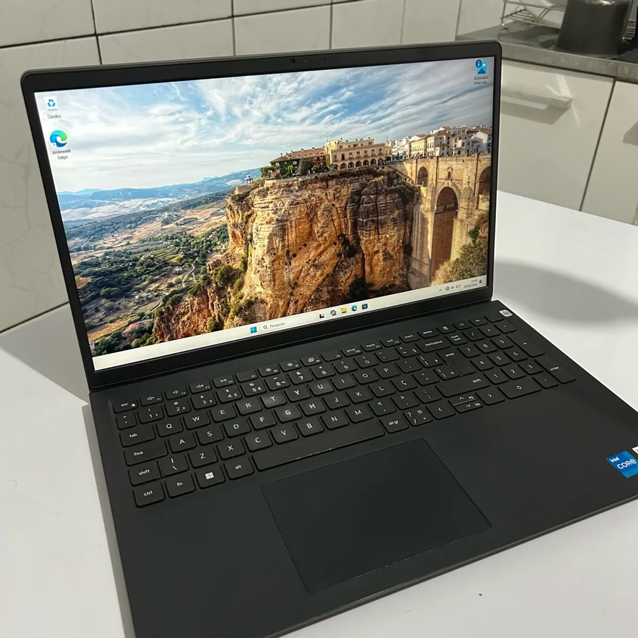 MacBook Pro 2020 - Intel Core i7 / 16GB RAM / 512GB SSD