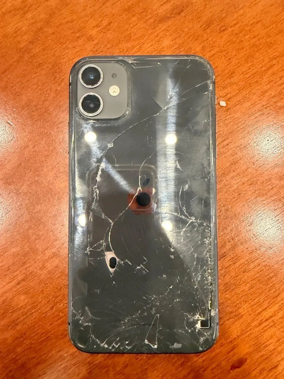 Vendo iPhone 11 64GB ? R$ 750