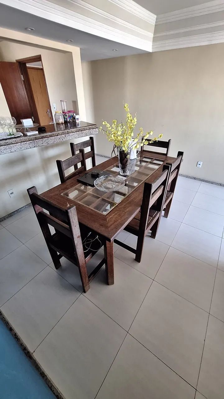 Mesa com cadeiras - Foto 2