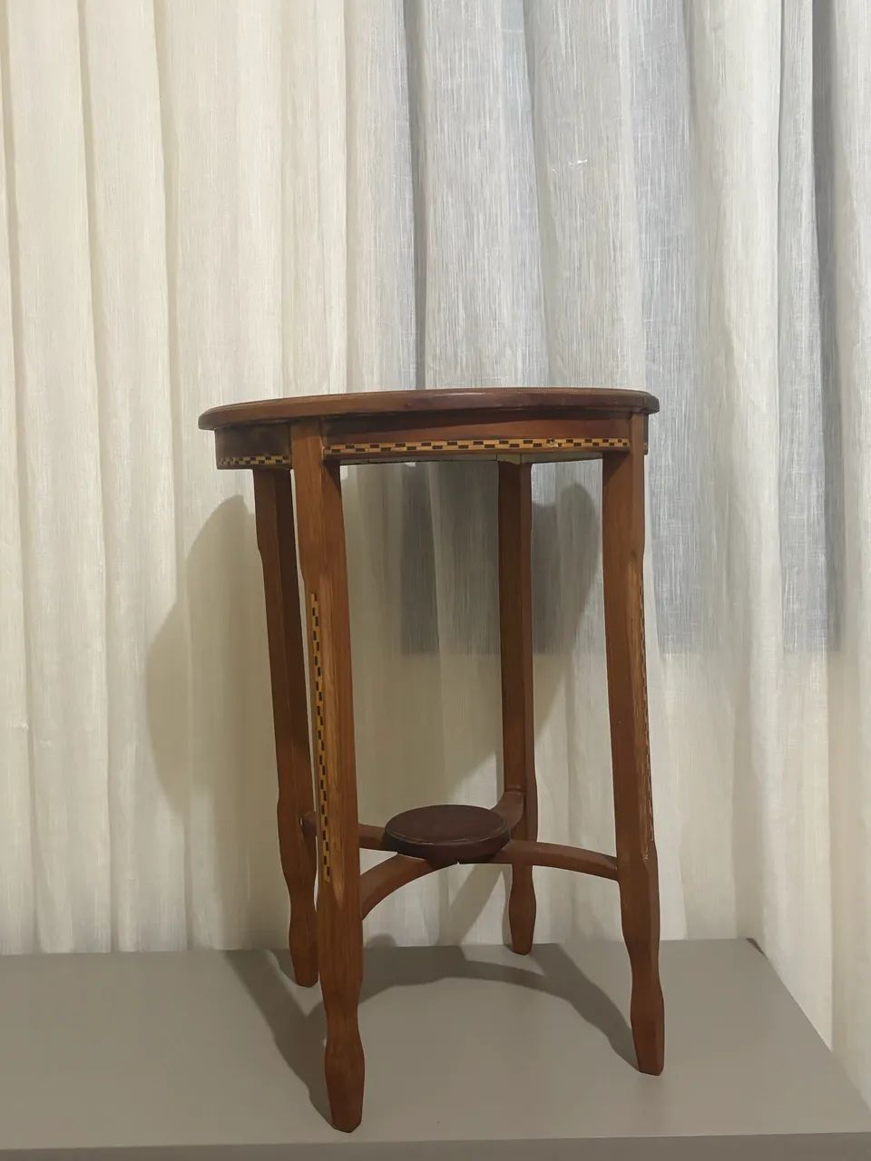 Mesa Lateral de Madeira Maciça com Marchetaria - Foto 4
