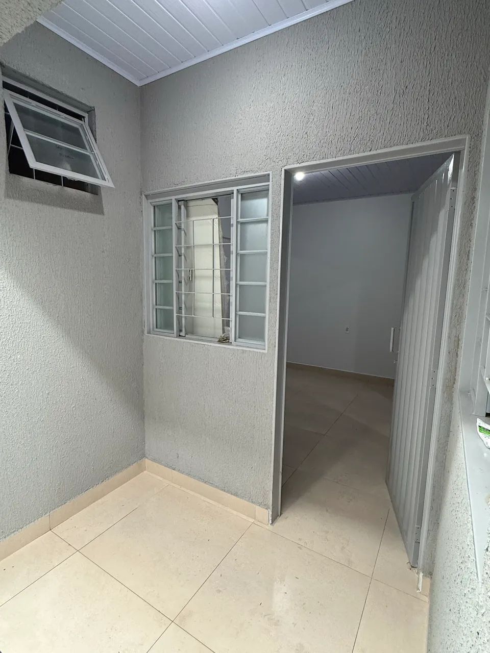 Aluga-se casa 2 quartos 2 banheiros ( 1 suite)  - Foto 4