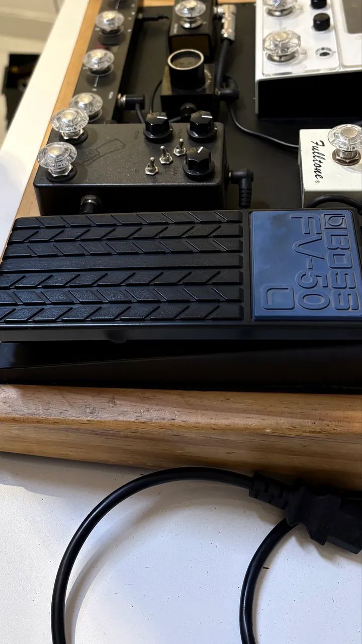 Pedal de Volume Boss FV-50L - Instrumentos musicais - Ponto Chic
