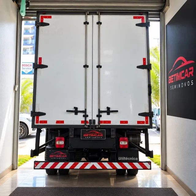 VW 10160 Delivery 2018 Branco  - Foto 5