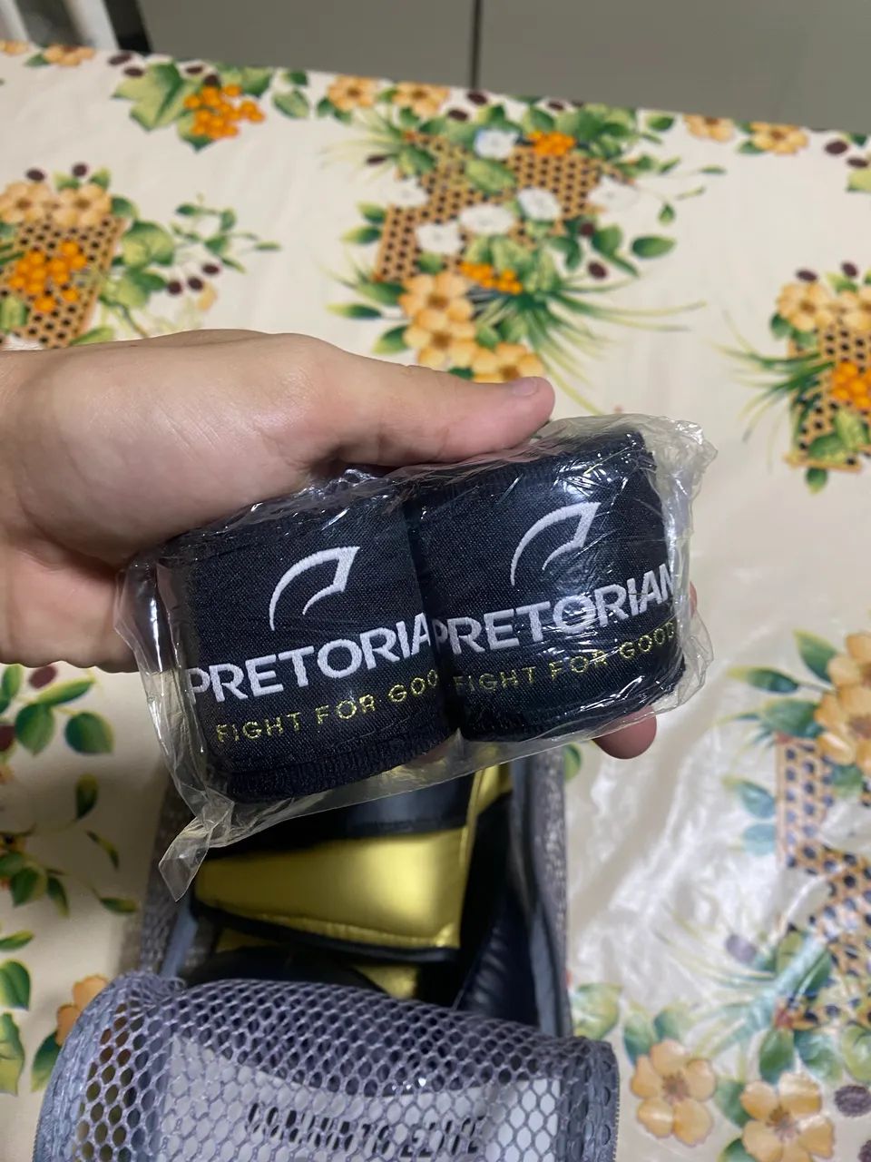 Luva Pretorian 16 OZ + Bandagem - Foto 4
