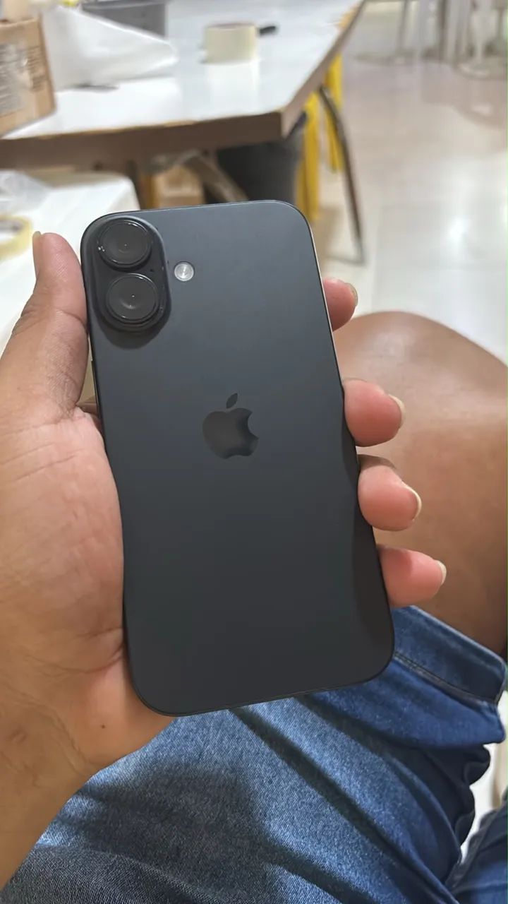 Vende se iPhone 16 - Foto 3
