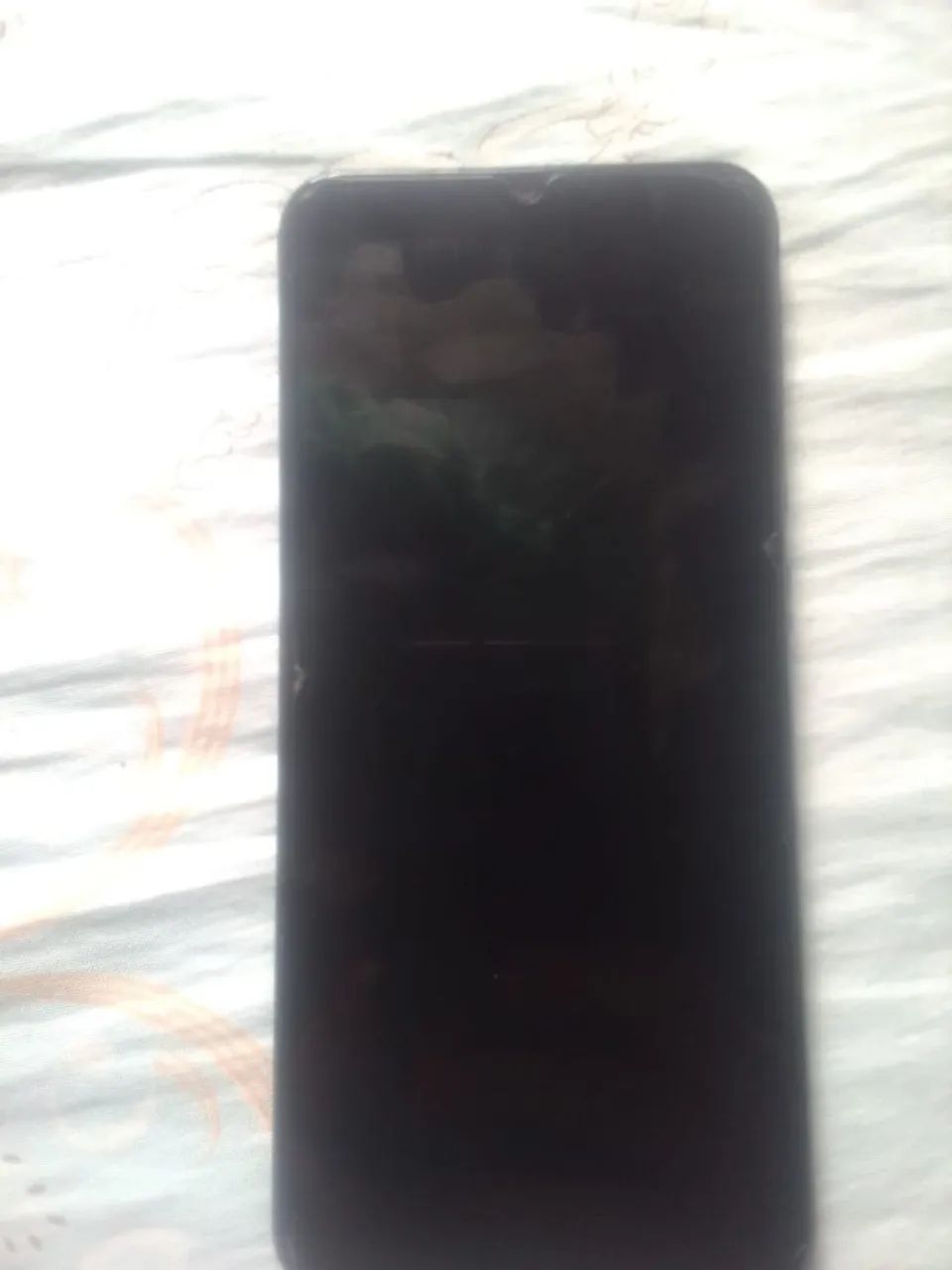 Celular em ótimo estado. Observação o lugar do chip está sem pegar - Foto 2