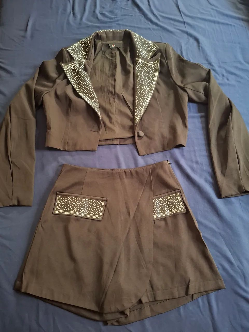 Vendo 1 conjunto e 1 macaquinho - Foto 2