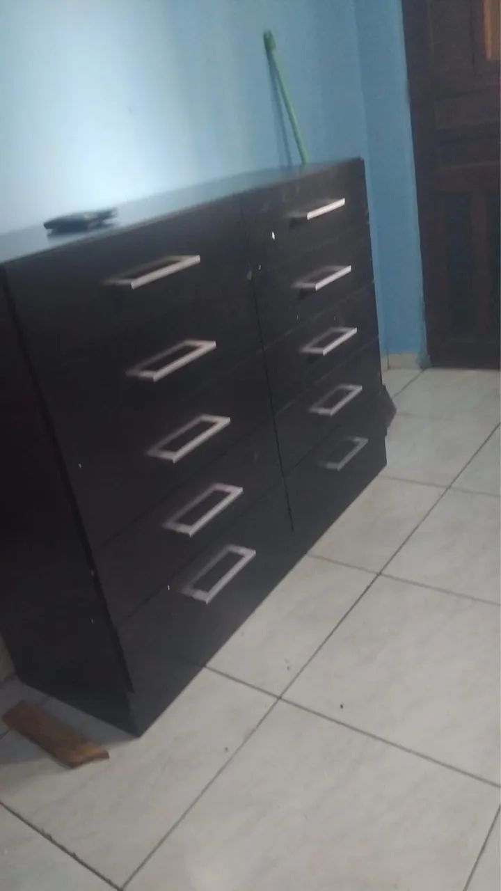 Vende-se cômoda 10 gavetas 