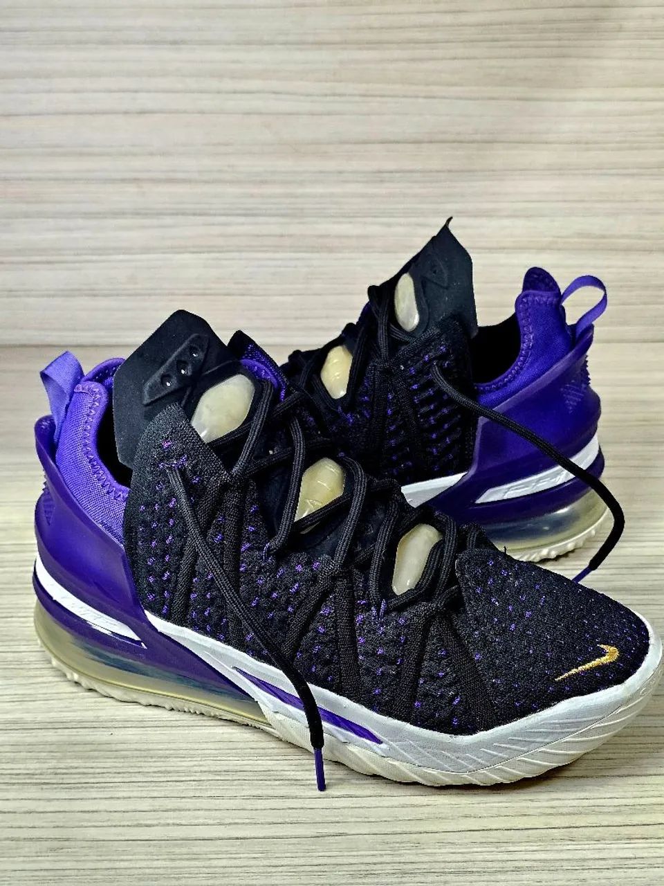 Nike LeBron James 18 Lakers