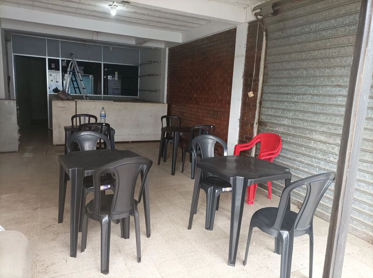 Vendo móveis para restaurantes 