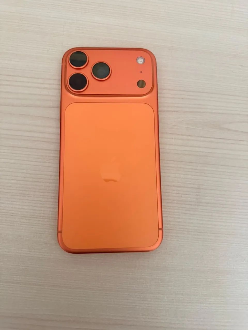 Vendo iPhone 17 pro Max Laranja 256 bateria em 92%, - Foto 2