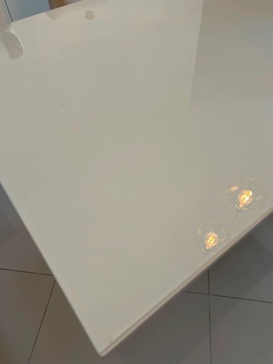 Conjunto mesa e 4 cadeiras retangular tampo vidro apoio madeira - Foto 2