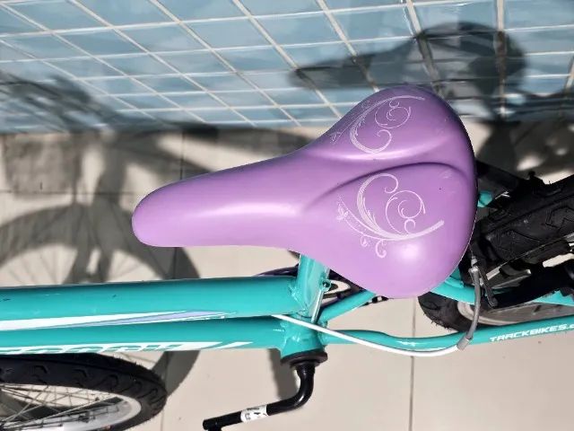 Bicicleta aro 20 feminina Cindy, quase sem usar - Foto 2