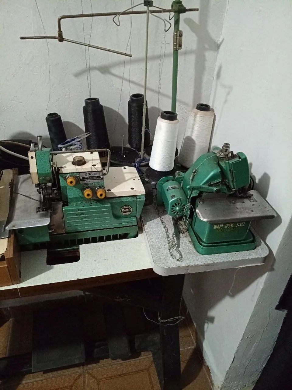 2 máquina overloque 