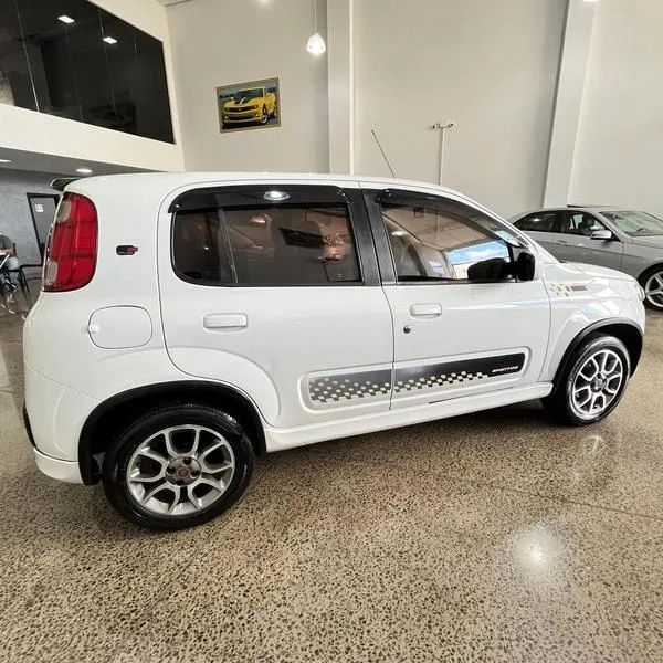 Fiat Uno Sporting 1.4 EVO Fire Flex 8V 4P 2013 - Foto 4