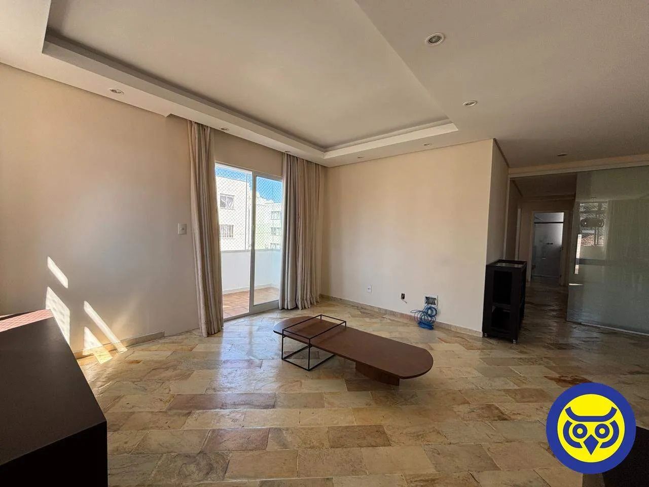 Apartamento com 03 dormitórios em Coqueiros