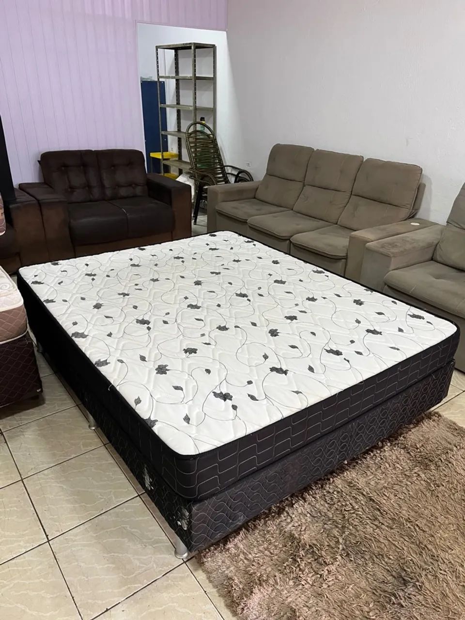 Cama BOX QUEEN Bem Conservada Colchão de Espuma D28 - Entrega Grátis  - Foto 4
