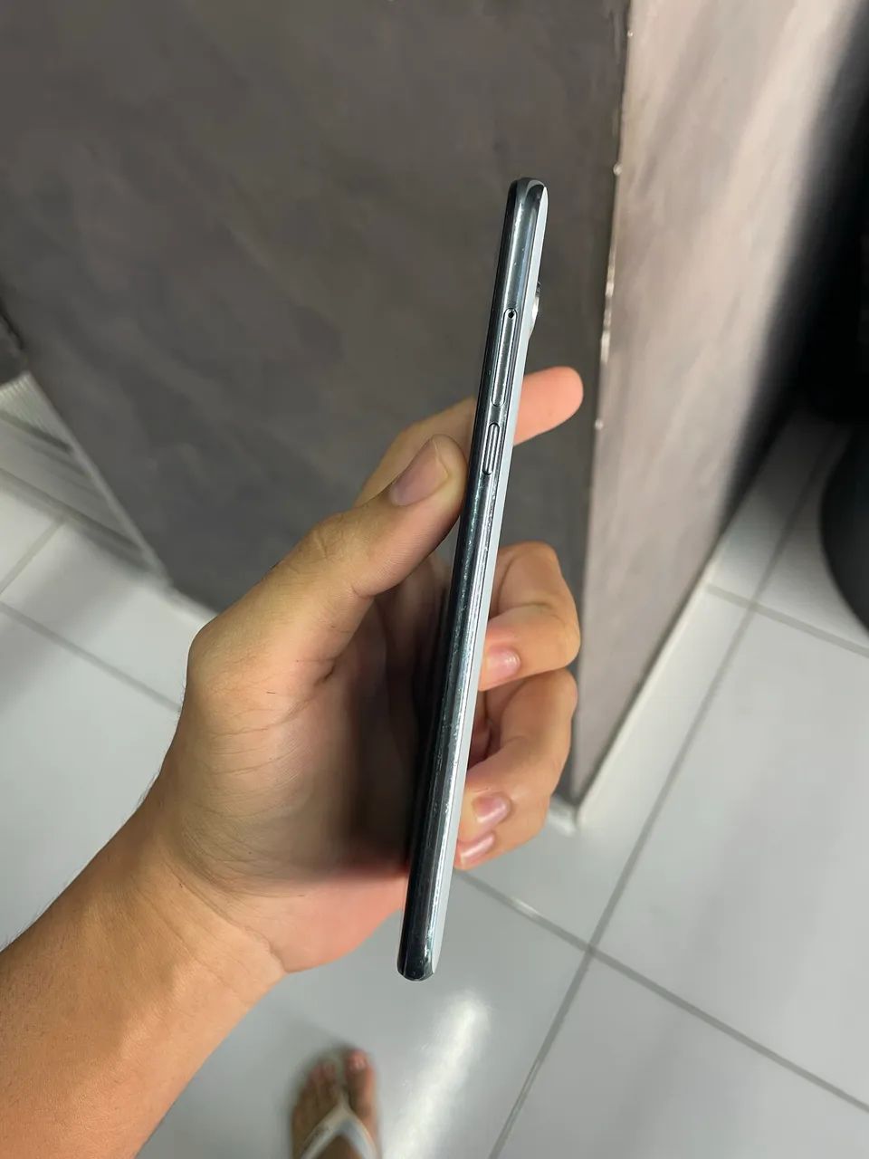 LG K61 - Celular novíssimo