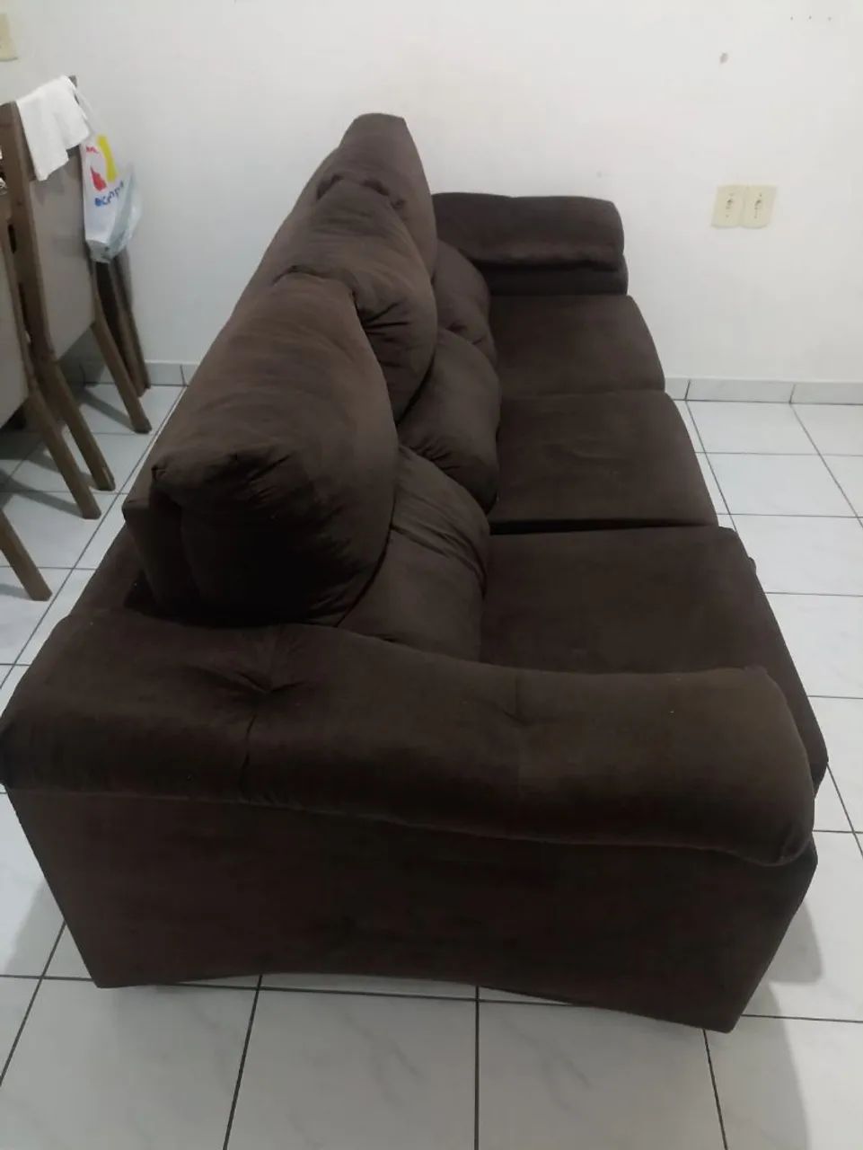 Vende-se seminova o sofá ? marrom três lugares retrátil - Foto 3