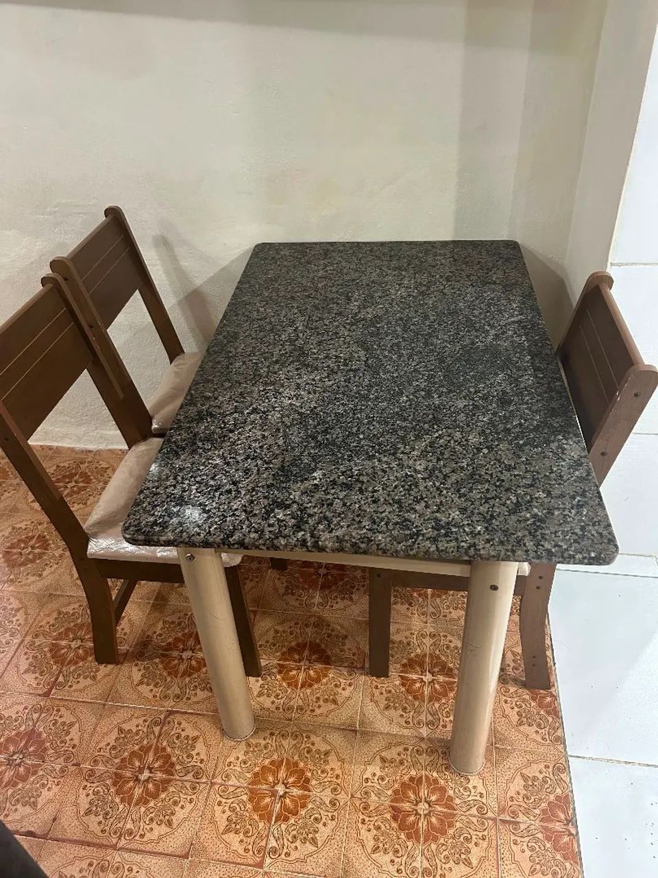 MESA MÁRMORE COM 3 CADEIRAS 1,18x75 - Foto 2