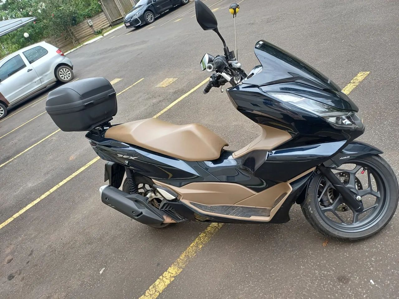 Pcx semi nova azul baixa kilometragem  - Foto 3