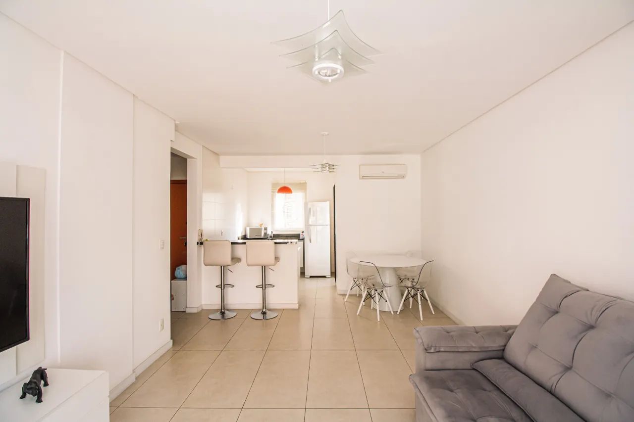 2 quartos no Centro com varanda ensolarada para venda - Foto 4