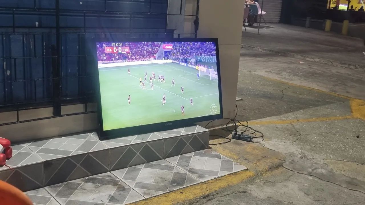 Vendo tv de 39 polegadas cce - Foto 3