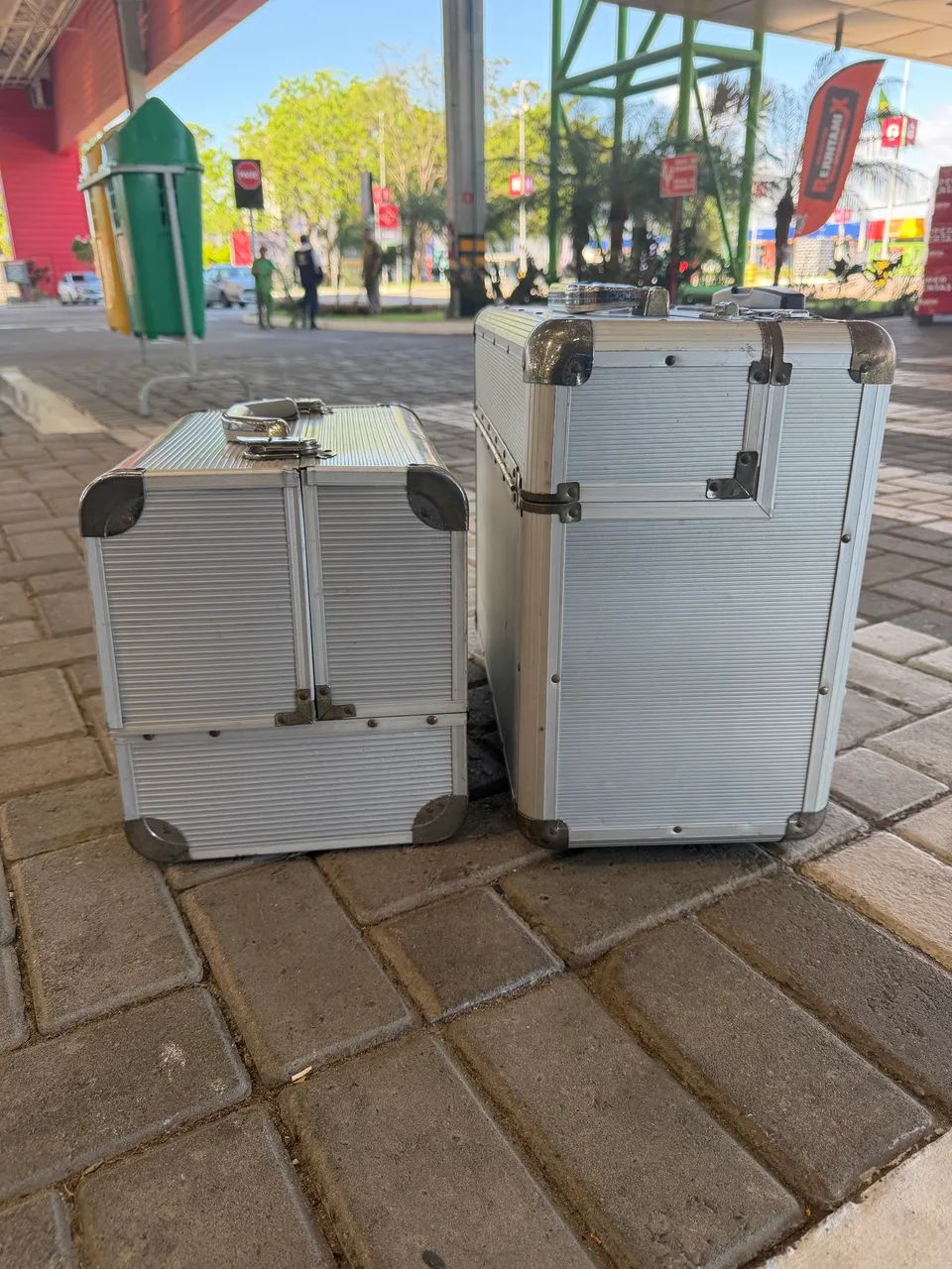 2 Maletas para maquiagem/barbeiro - Foto 2