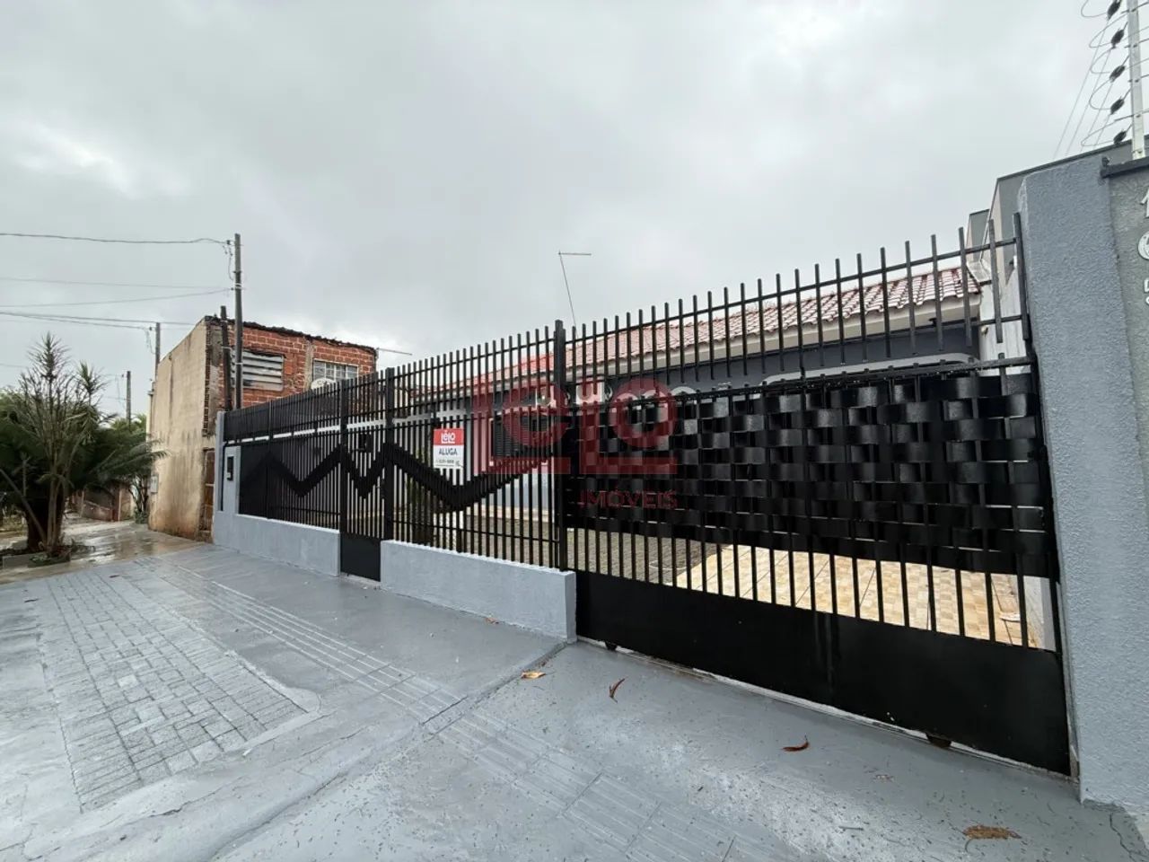 Casa 03 quartos com Edicula - Prox Av. Tuiuti.