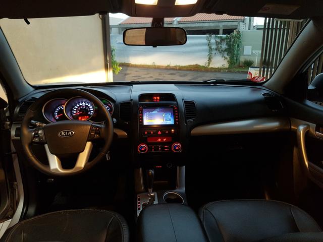 Kia Sorento 2.4 (Aut) - Foto 12