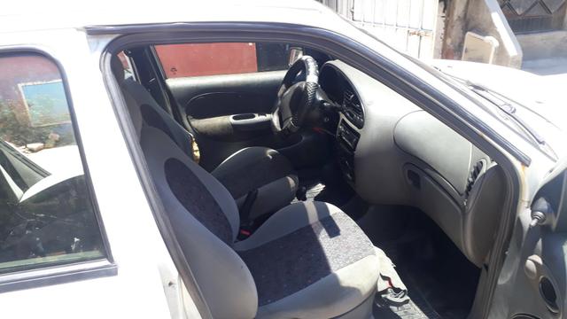 Carro Ford fiesta 2001