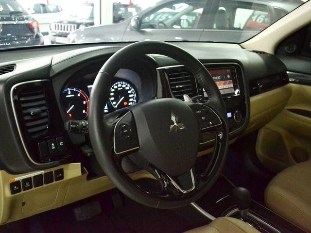 Mitsubish Outlander 2.2 Diesel 17/18 Preta - Foto 6