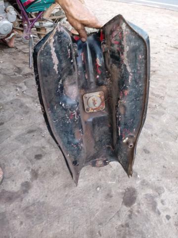 Tanque e roda da cb 400 em ótimo estado - Foto 2