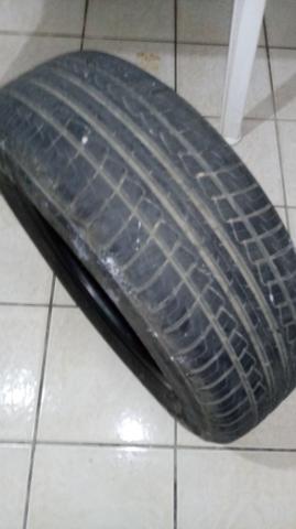 Vendo pneu usado