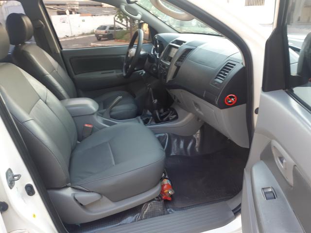 Hilux SRV CD 4x4 mecanico 2006 - Foto 11