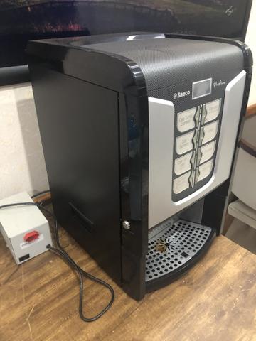 Vendo máquina de café Saeco Phedra 220V - Foto 2