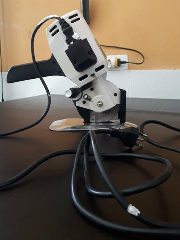 Maquina de corte de tecido Singer - Foto 4