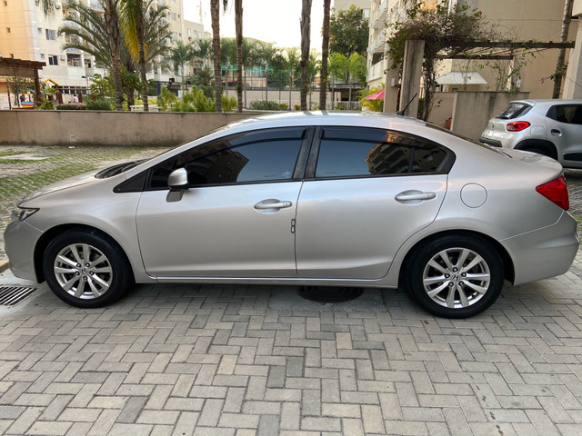 Vendo Honda Civic 2012/2013 LXS manual (Não aceito troca) - Foto 2