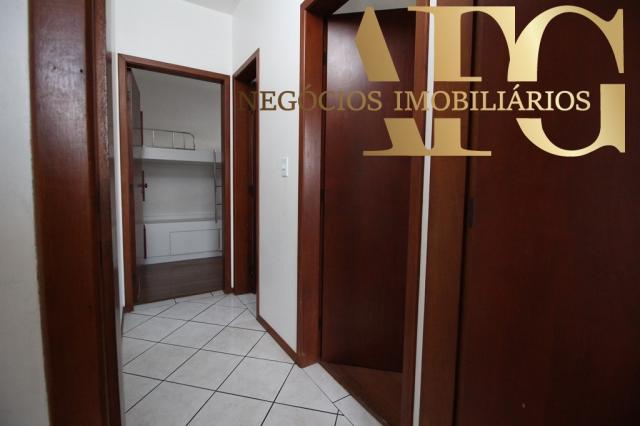 Apartamento com 3 dormitórios 1 suíte com elevador e sacada, próximo ao trevo de Barreiros - Foto 6