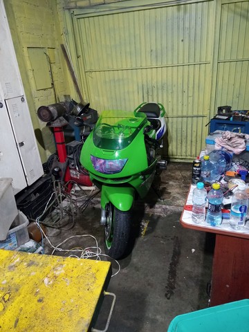KAWASAKI ZX9