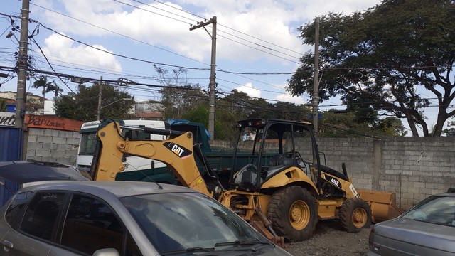 Retro escavadeira caterpillar 416E ano 2013