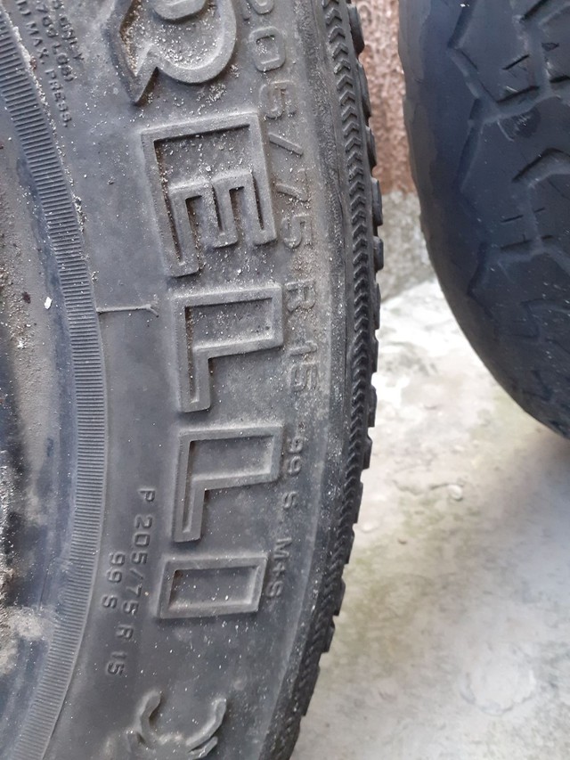 Pneu pirelli scorpion 205 75 15 . 205/75/15 2057515