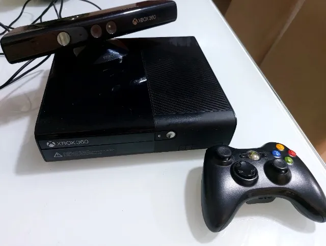 Xbox 360 Slim Desbloqueado+kinect Usado