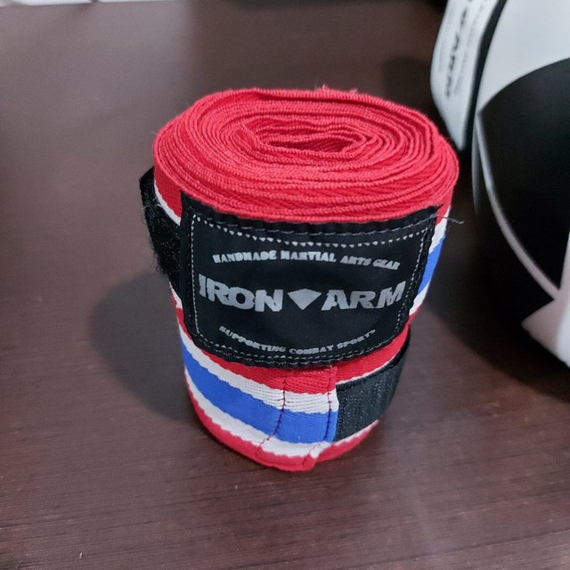 Luva de Boxe Ironarm Premium 12 OZ + Bandagem tailandesa Ironam (nunca usados)