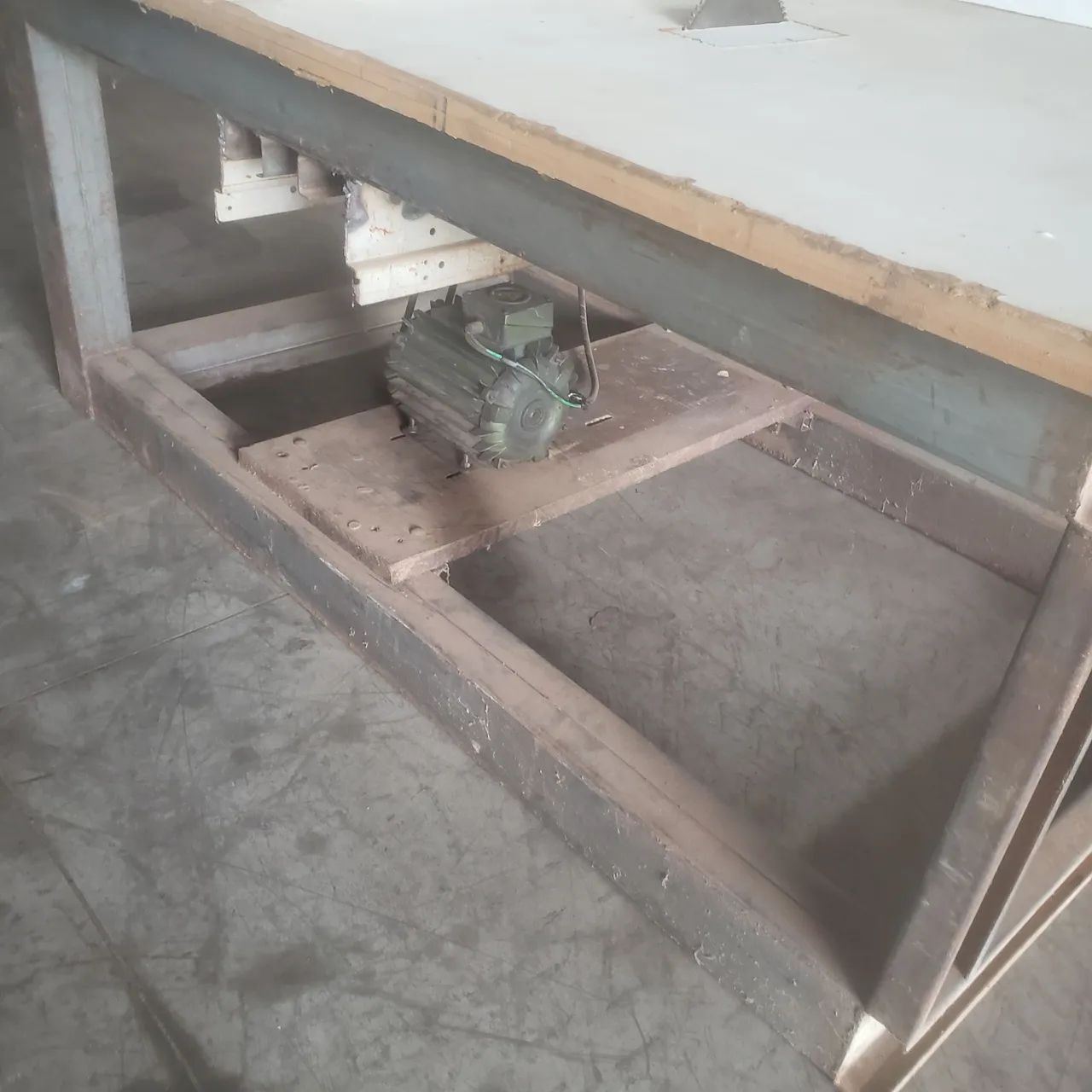 Serra circular grande comum - Foto 2