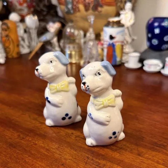 Par de Bibelôs em porcelana