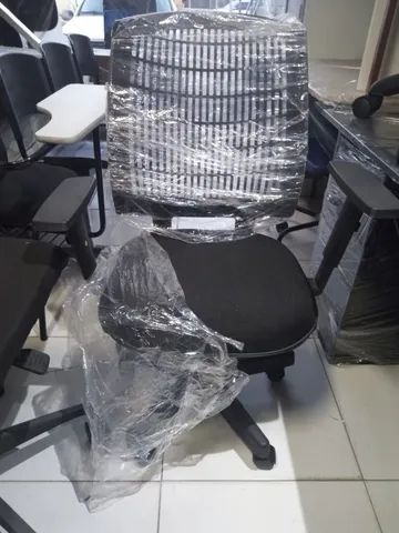 Cadeira giratória diretor UNIQ - Foto 5