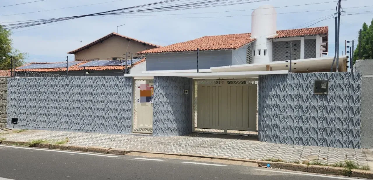 Casa duplex no bairro Ininga zona leste de Teresina, com 04 suítes, próximo a UFPI.