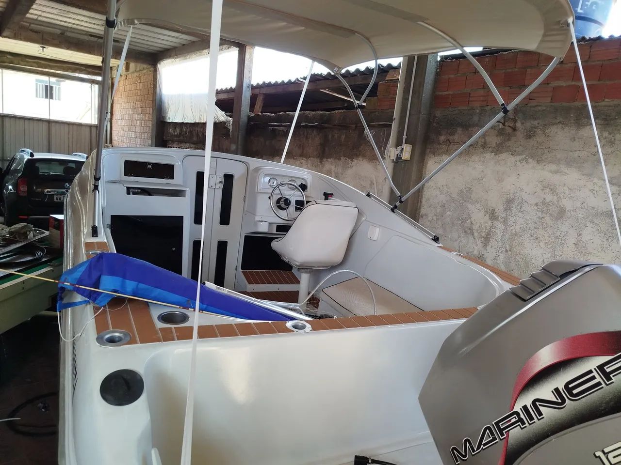 Lancha 22 pes cabinada  - Foto 5