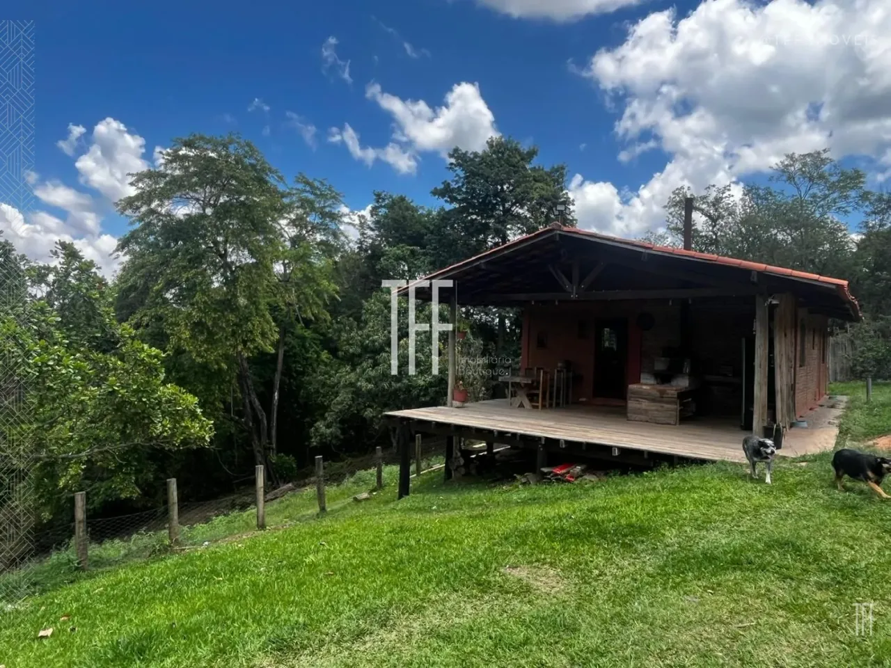 Chácara à venda em condomínio fechado em Sousas - Campinas- SP.